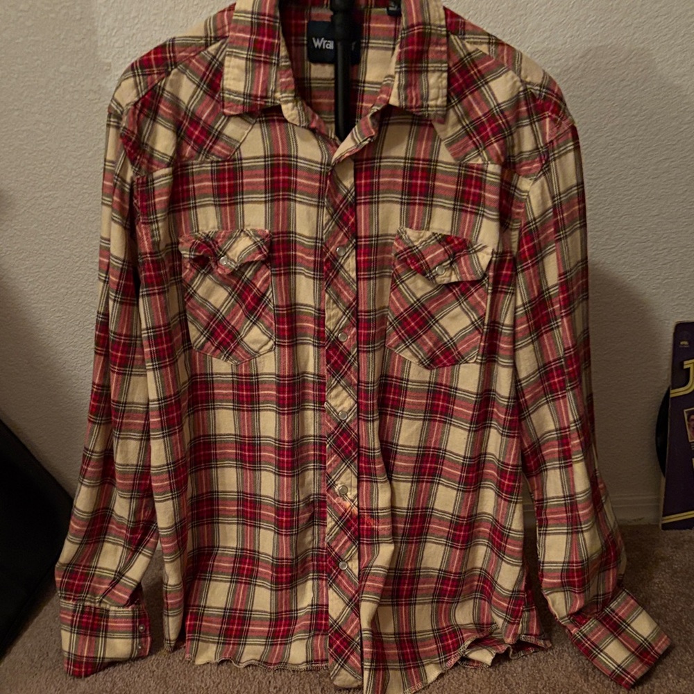 Wrangler Vintage pearl snap Red and Cream Plaid Shirt